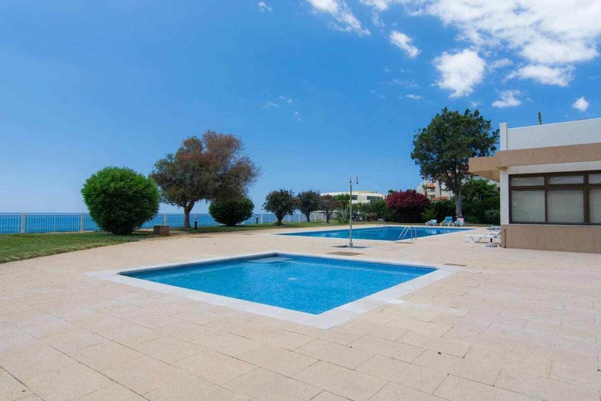 Cliff View III - Sea View + Pool + Wifi Appartement Funchal  Buitenkant foto