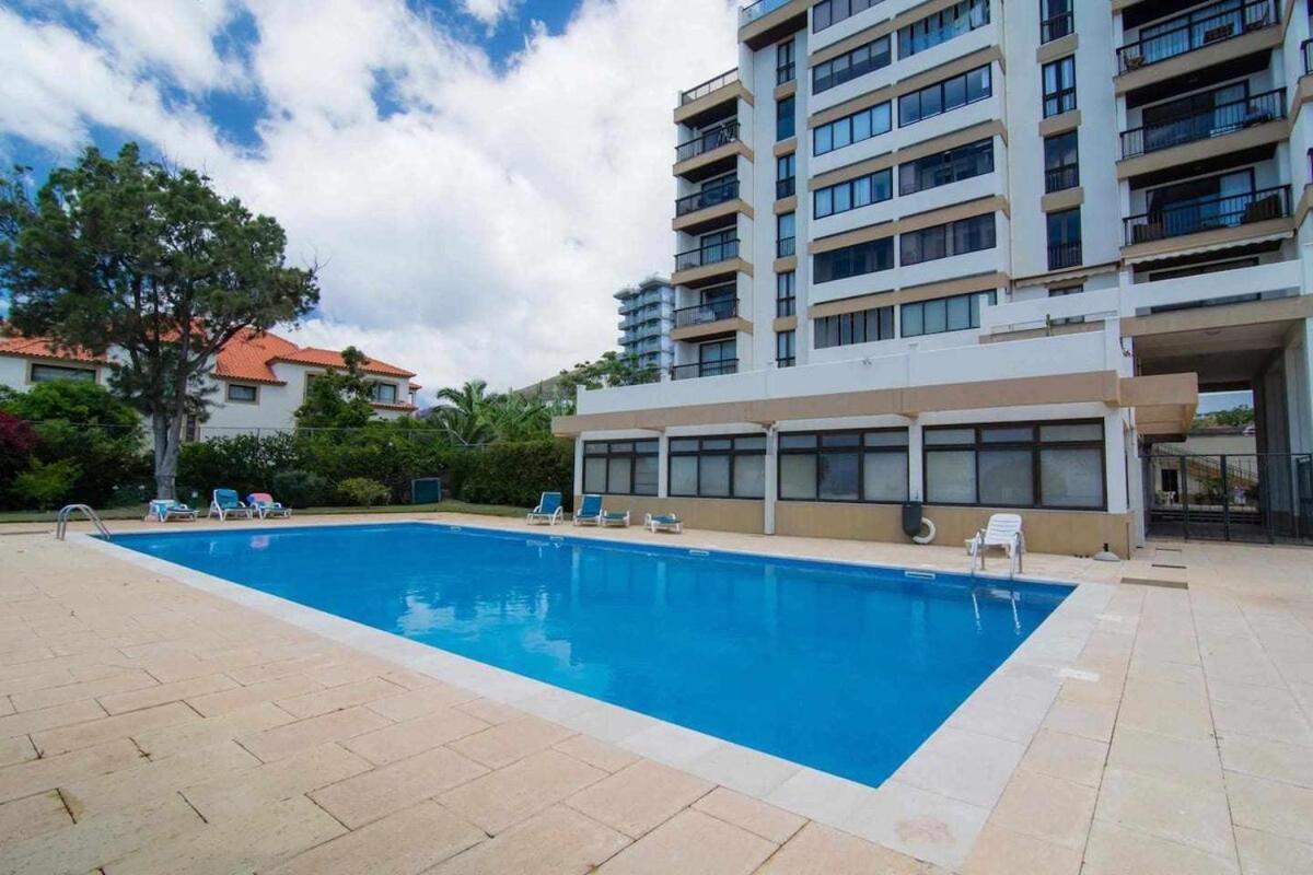 Cliff View III - Sea View + Pool + Wifi Appartement Funchal  Buitenkant foto