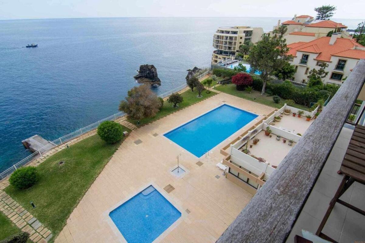 Cliff View III - Sea View + Pool + Wifi Appartement Funchal  Buitenkant foto